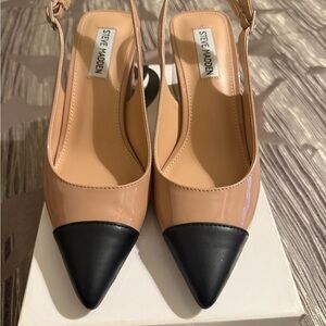 Steve Madden Beige Patent Slingback Pumps with Black Pointed Cap Toe